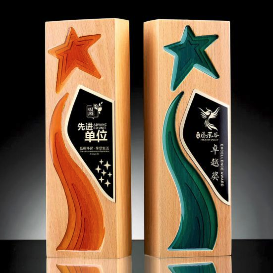 IWT 067 - Exclusive Crystal Wooden Award