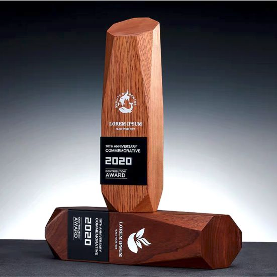 IWT 040 - Exclusive Wooden Award