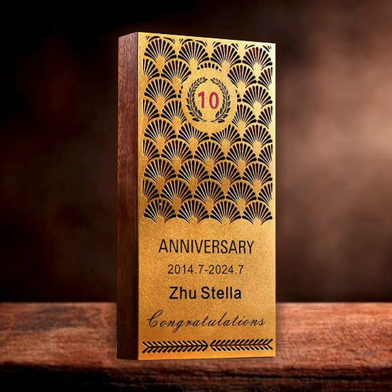 IWT 061 - Exclusive Wooden Award