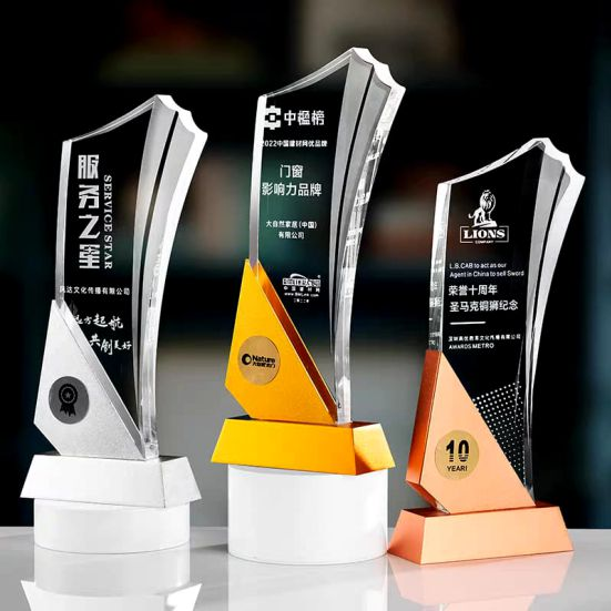 IMT 699 - Exclusive Metal Crystal Award