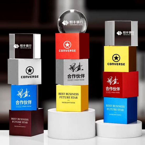 IMT 709 - Exclusive Metal Crystal Award