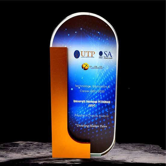 IMT 715 - Exclusive Metal Crystal Award