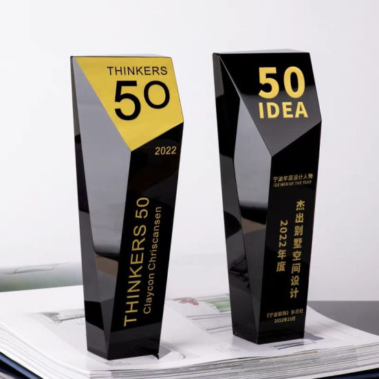 ICT 832 - Exclusive Crystal Trophy