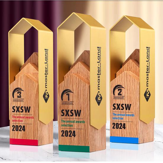 IWT 081 - Exclusive Wooden Metal Award