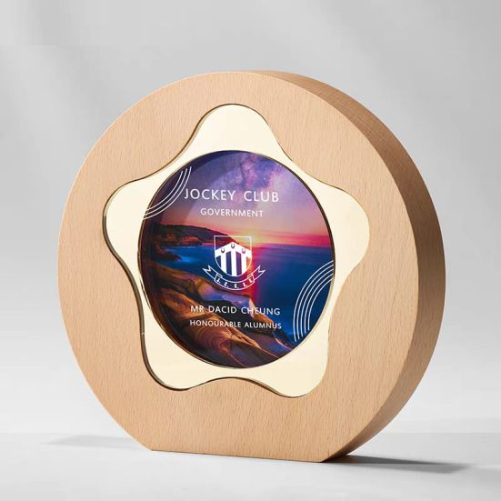 IWT 108 - Exclusive Crystal Wooden Award