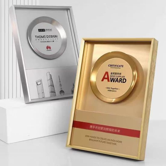 IWT 111 - Exclusive Wooden Award
