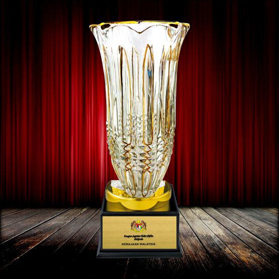 ICV 739 - Elegant Golden Crystal Vase