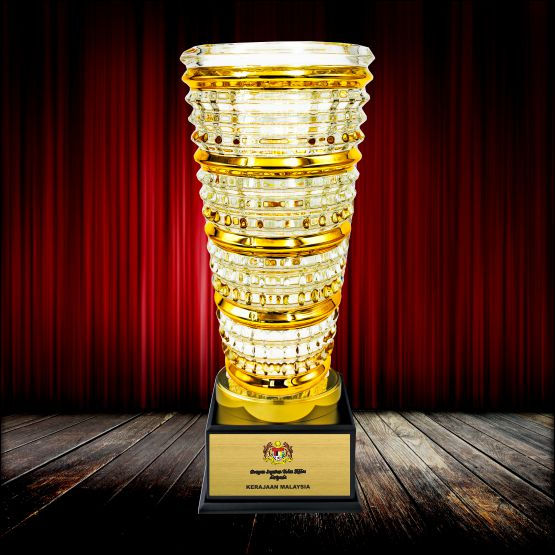 ICV 742 - Elegant Golden Crystal Vase