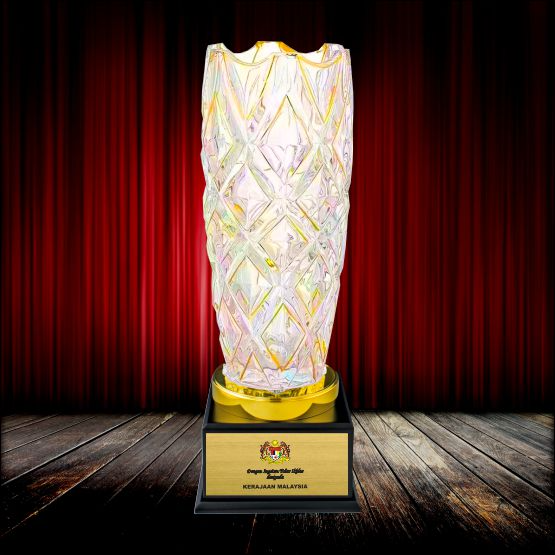 ICV 746 - Elegant Golden Crystal Vase