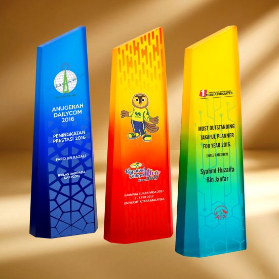 ICH 002 - Lumina Collection Crystal Trophy